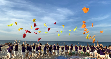 Team building Biển Nhật Lệ: Cùng Sóng Vươn Xa – Together We Shine!