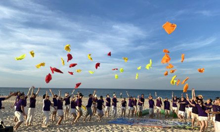 Team building Biển Nhật Lệ: Cùng Sóng Vươn Xa – Together We Shine!