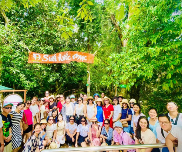 Tourdongthienduong Suoinuocmooc